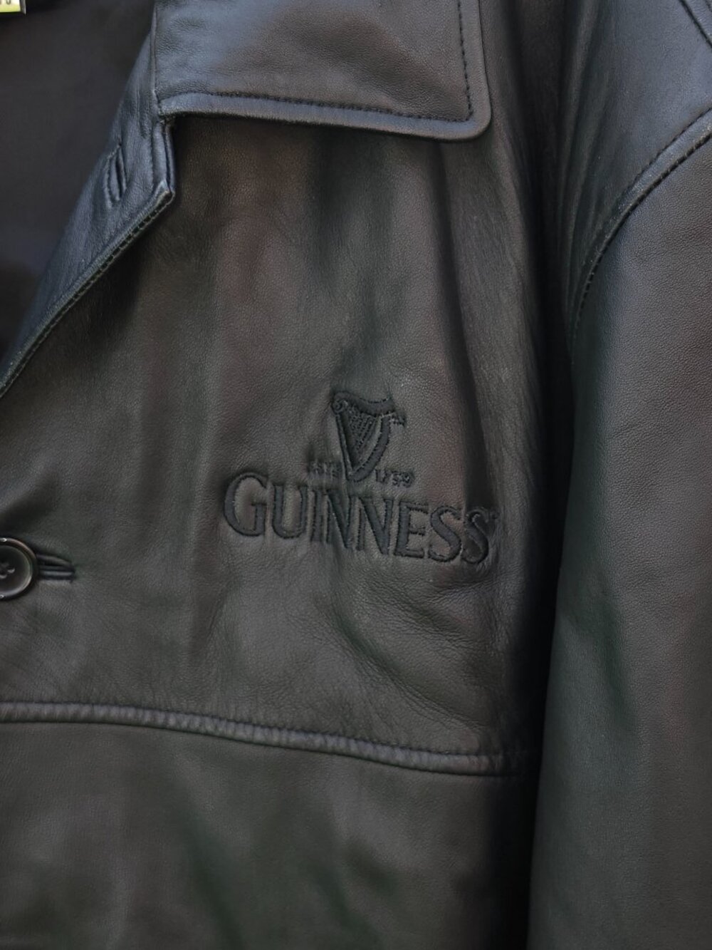 STUNNING GUINNESS Beer Leather Jacket Men's 2XL Embossed